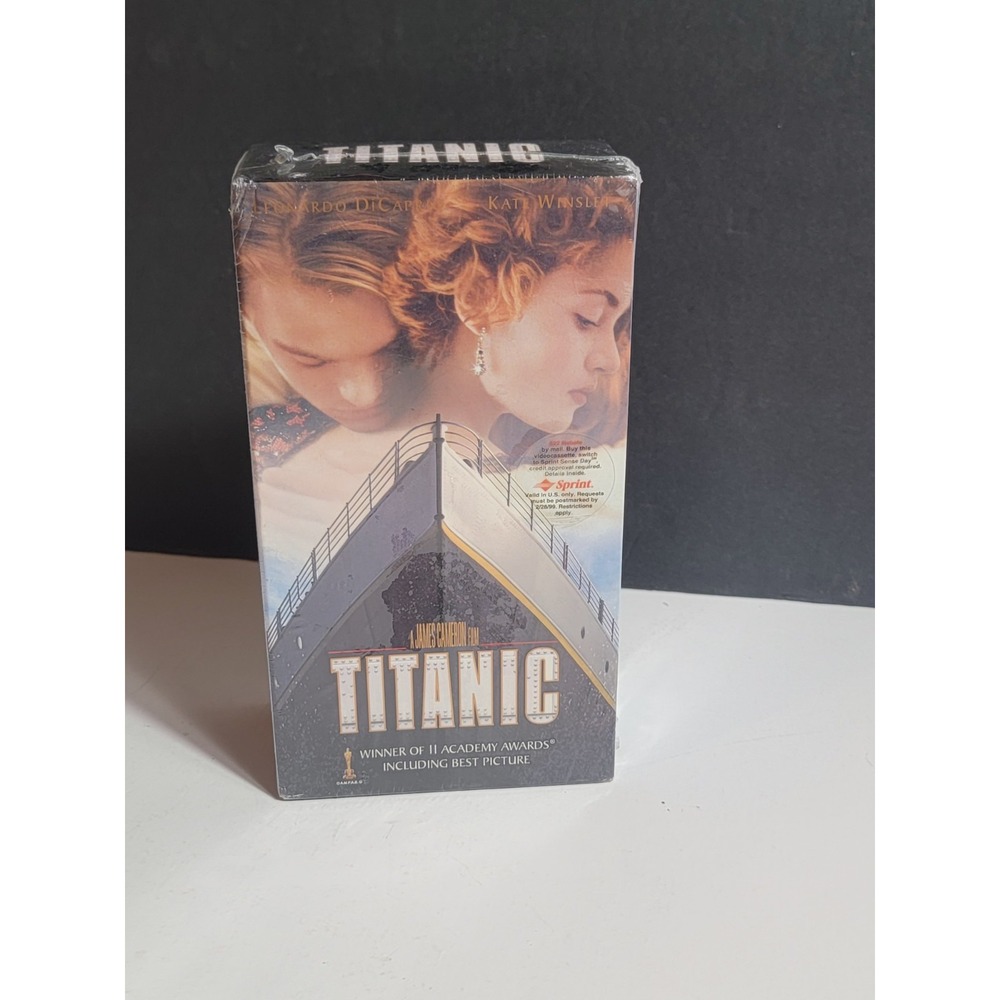 Titanic VHS Tape 2 Tape Set Leonardo DiCaprio Kate Winslet New Sealed 334813